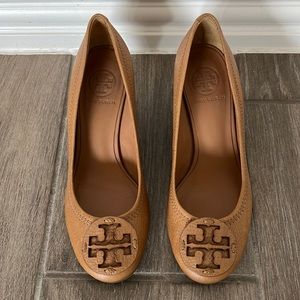 Tory Burch Camel Wedge Size: 7